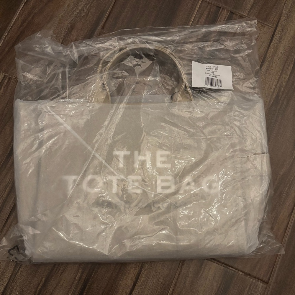 Marc Jacobs The Canvas Medium Tote Bag - Picture 10 of 11